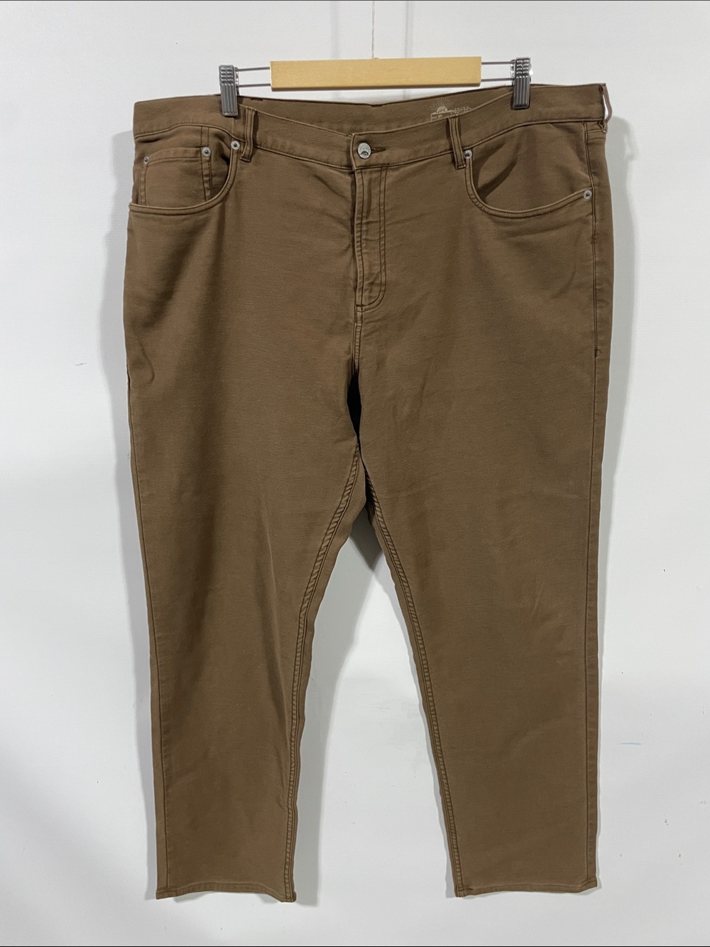 Faherty Slim Straight-Leg Jeans in Brown